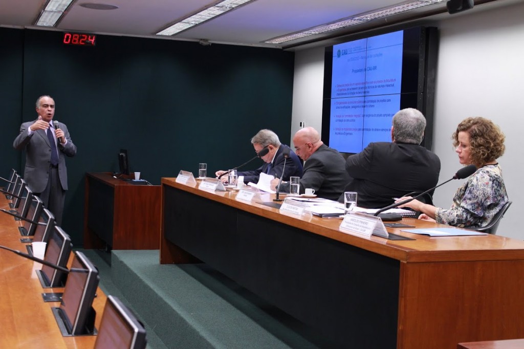 Presidente Haroldo Pinheiro apresenta propostas do CAU/BR para a nova Lei de Licitações